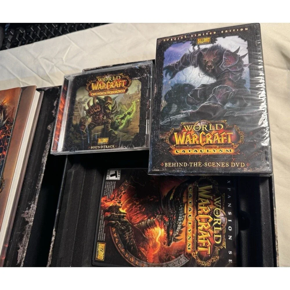 Blizzard World of Warcraft: Cataclysm Collector’s Edition PC 2010 T NTSC-U/C